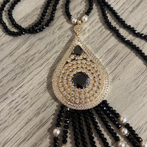 Jewelry - Natasha gold black and pearl statement necklace